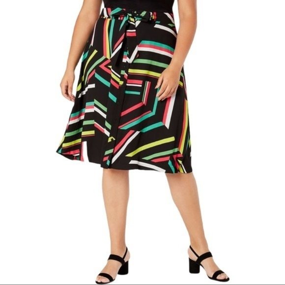 BAR III Trendy Plus Size Printed A-Line Skirt - NWT - Size 14 Petite - Picture 1 of 3
